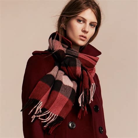 parade red burberry scarf